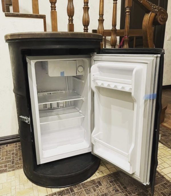 Бочка-холодильник 200 именная — Мебель из бочек