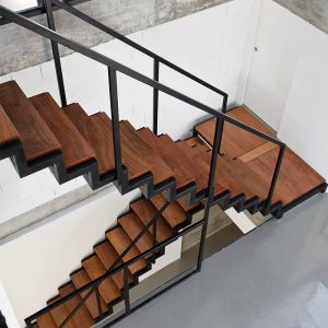 Лестница на ломаном косоуре “Дэнди” — Лестницы в стиле минимализм