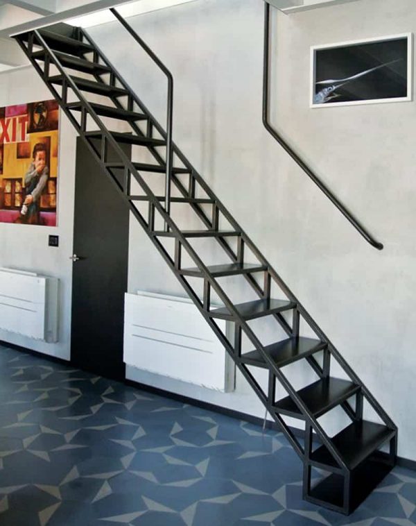 Лестница металлическая маршевая «Монако» — Компактные лестницы лофт