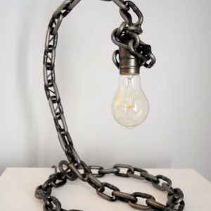 Настольный светильник из цепи — Лофт светильники из цепи