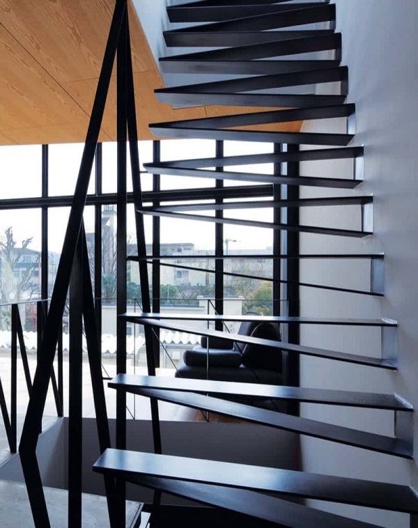 Лестница металлическая консольная “Треугольники” — Консольные лестницы лофт 5