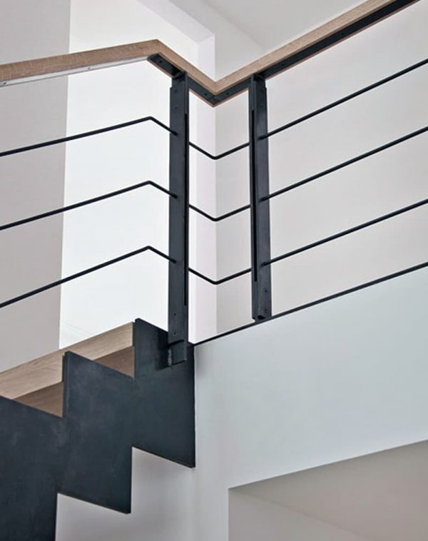 Лестница на ломаном косоуре “Чили” — Лестницы металлические лофт 5