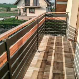 Ограждение для балкона из металла и дерева — ЛОФТ