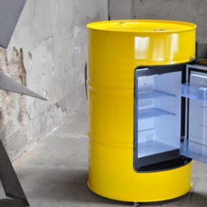 Бочка с мини холодильником внутри — Бочки декоративные